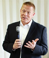 dhgzkftfkewglphoitj0oq-200 Joel Oster, Esq.'s Profile